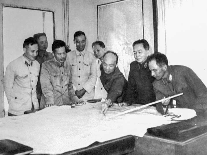 Bộ tư lệnh Quân Chủng PK-KQ trình bày kế hoạch bảo vệ vùng trời