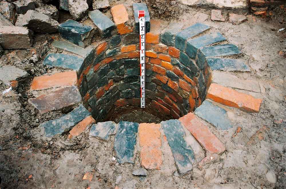 dau-tich-gieng-nuoc-thoi-le